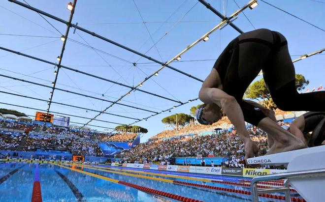 英国游泳选手创造新的世界纪录 英国游泳选手创造新的世界纪录