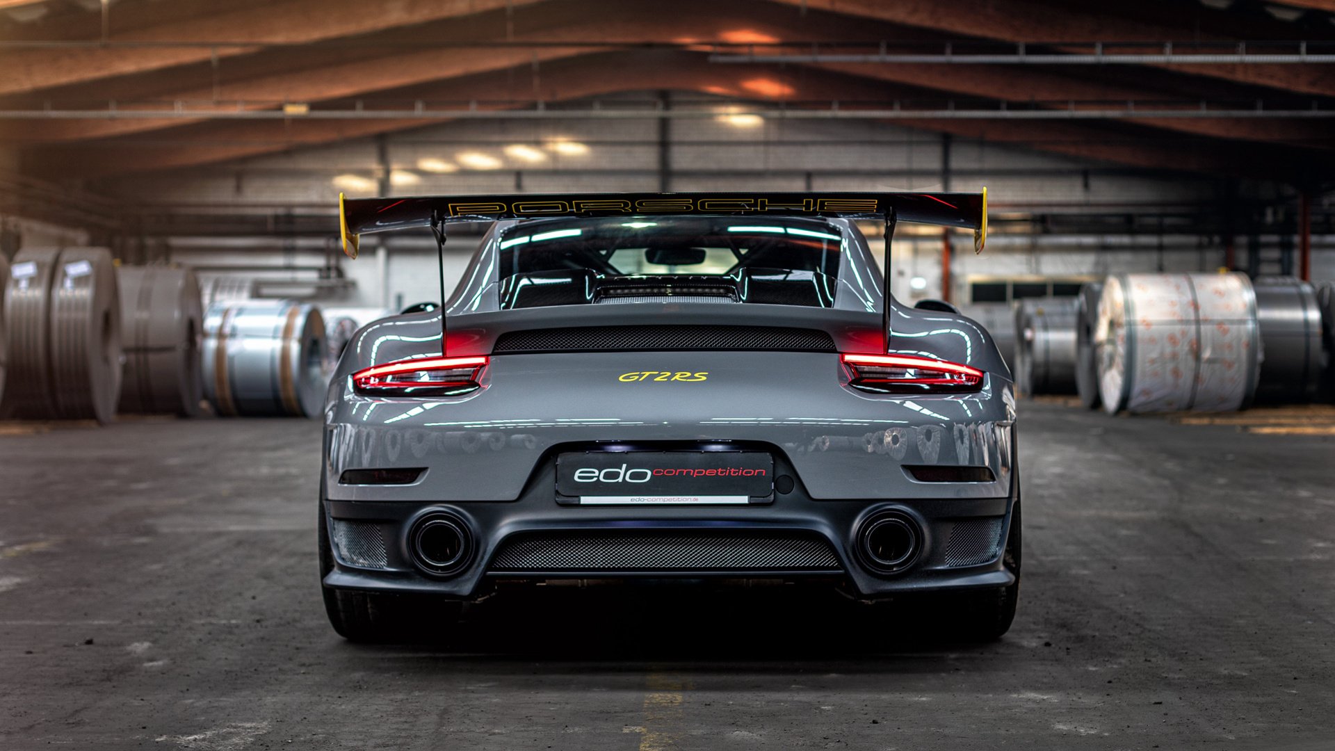 当戈贝尔举起世界冠军奖杯时，没人相信这是一场F1比赛