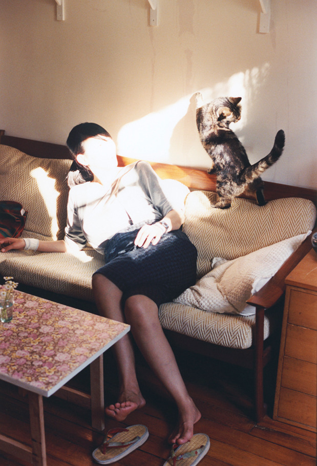 雷火电竞亚洲先驱-瞬间的永恒，从戈丁的钢骨到阿拉巴的魔法—论足球唯一性的双重奏